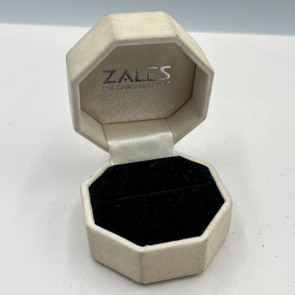 Vintage Zales Cream Velvet Octagon Ring Box Retro Jewelry Display Case Classic